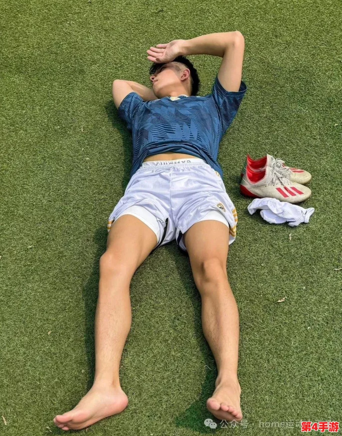 体育生+Gay+白袜+自慰:当运动场遇上彩虹,汗水与欲望交织的青春秘密 体育生+Gay+白袜+自慰:当运动场遇上彩虹,汗水与欲望交织的青春秘密