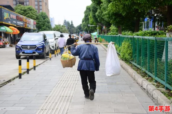 两人拔萝卜剧烈运动又疼又叫：为什么这种简单的活动会如此辛苦？