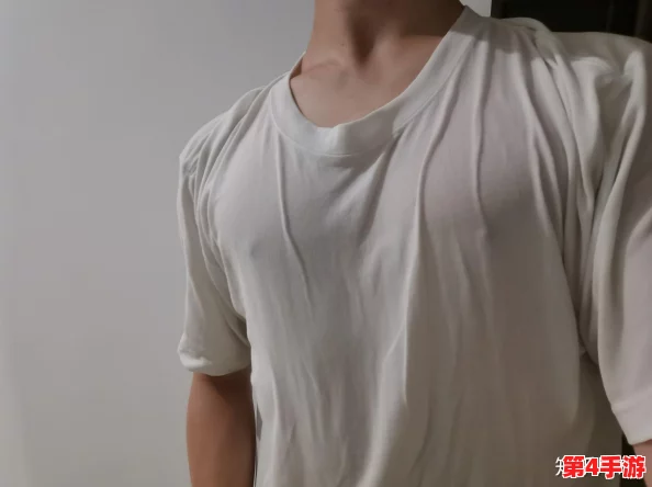 我喜欢把奶头露出来给男人看,这种行为让我感受到一种独特的自信与自由 我喜欢把奶头露出来给男人看,这种行为让我感受到一种独特的自信与自由