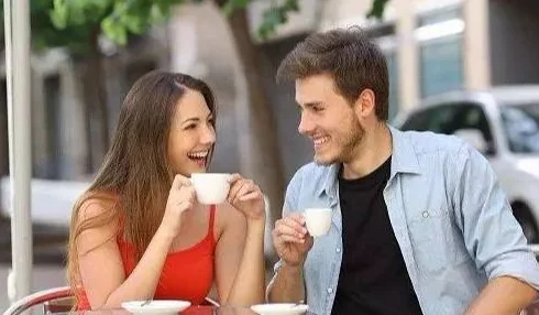 男生的坤坤进女生的坤坤里插：性爱中的心理因素和情感交流