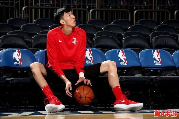 迷人瞬间：chinese超帅大一体育生的校园生活与挑战