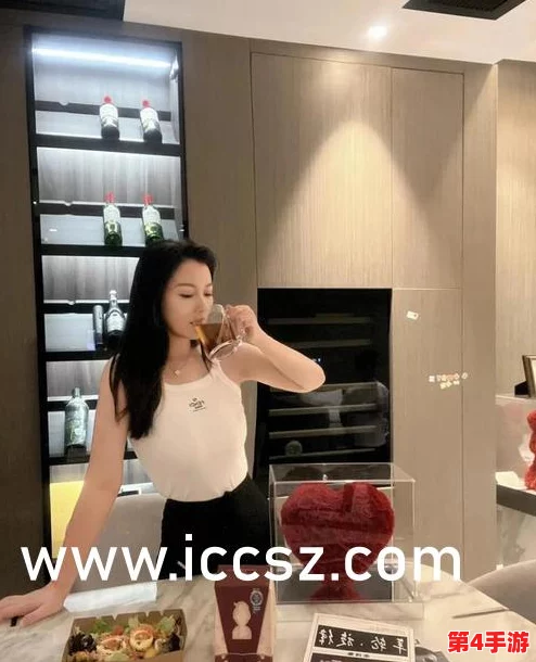 丰满放荡岳乱蜜桃AV:激情四溢的夜晚,欲望与幻想交织的极致体验,让人沉醉不已! 丰满放荡岳乱蜜桃AV:激情四溢的夜晚,欲望与幻想交织的极致体验,让人沉醉不已!