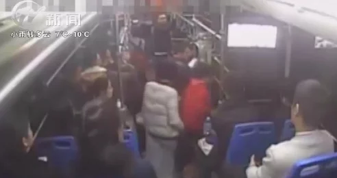 触手寄生公交车：网友热议“这是什么奇葩设定，真是脑洞大开！”引发众多讨论与想象力碰撞