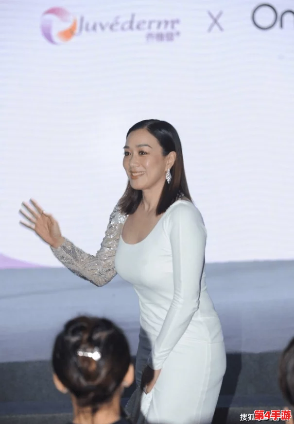 周妍希裸体引发热议,网友评价纷纷称赞其勇气与美感,探讨艺术与自我表达的界限。 周妍希裸体引发热议,网友评价纷纷称赞其勇气与美感,探讨艺术与自我表达的界限。