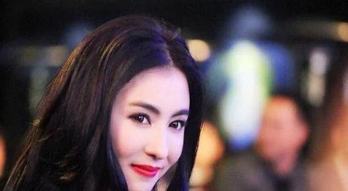 张柏芝下面一清二楚，网友评价：她的美丽和气质依旧让人惊艳，真是岁月无情却不改风华。