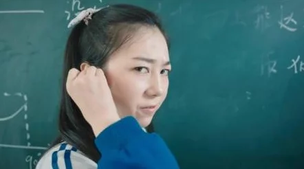 班长撩起我的心弦,蹭来蹭去,他的举动究竟意味着什么? 班长撩起我的心弦,蹭来蹭去,他的举动究竟意味着什么?