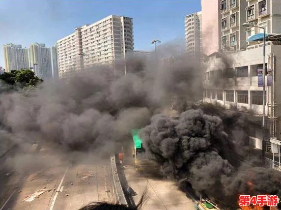 地铁逃生模式下：毒性燃烧弹与高爆子弹，哪个威力更胜一筹？