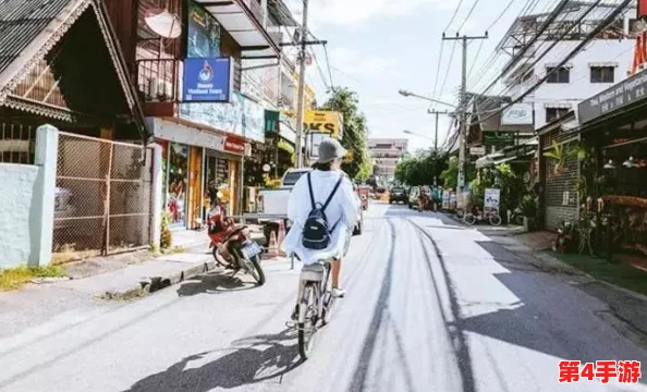 公交车诗晴：在城市的喧嚣中，如何找到那一丝宁静与美好？