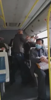 公交车揉捏双乳扯掉小内内,乘客目击惊险一幕引发热议与讨论 公交车揉捏双乳扯掉小内内,乘客目击惊险一幕引发热议与讨论