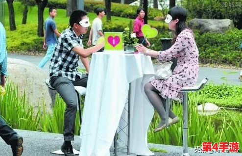 公园勾搭农民工Gay：一场意外的邂逅，揭示了城市与乡村之间的情感交织与社会认同挑战