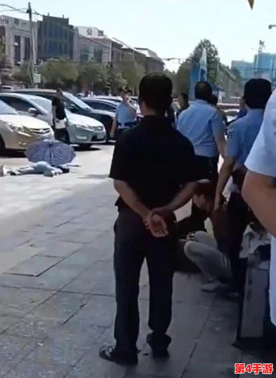 女人脱了裤子让老头XXⅩ,现场目击者称场面十分尴尬,引发围观群众热议与讨论,社交媒体上评论不断 女人脱了裤子让老头XXⅩ,现场目击者称场面十分尴尬,引发围观群众热议与讨论,社交媒体上评论不断