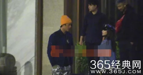 青娱乐极品视觉:某知名明星被拍到与神秘人士深夜约会,疑似恋情曝光引发热议! 青娱乐极品视觉:某知名明星被拍到与神秘人士深夜约会,疑似恋情曝光引发热议!