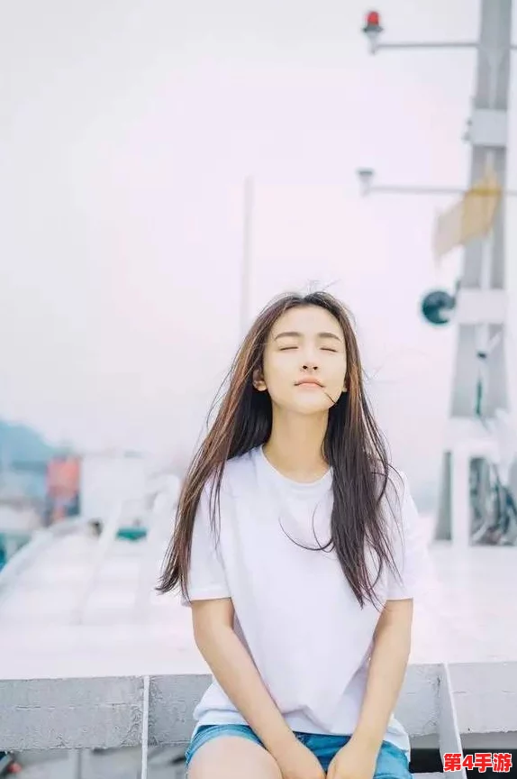 白丝校花 扒开双腿：青春魅力与自信表达交汇的视角分析与社交文化影响探讨