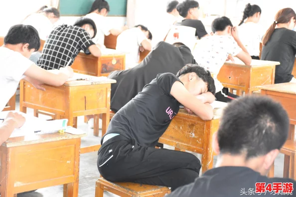 英语老师趴下让我 了一夜,这个事件引发了学生们的热议,大家纷纷猜测背后的原因和真相 英语老师趴下让我 了一夜,这个事件引发了学生们的热议,大家纷纷猜测背后的原因和真相